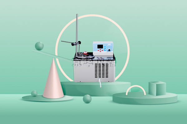 你清楚低溫恒溫浴槽是根據什么來進行分類的嗎？